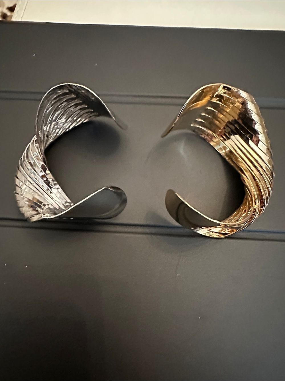 Elegant Metallic Twist Cuff Bracelet - Gold and Silver